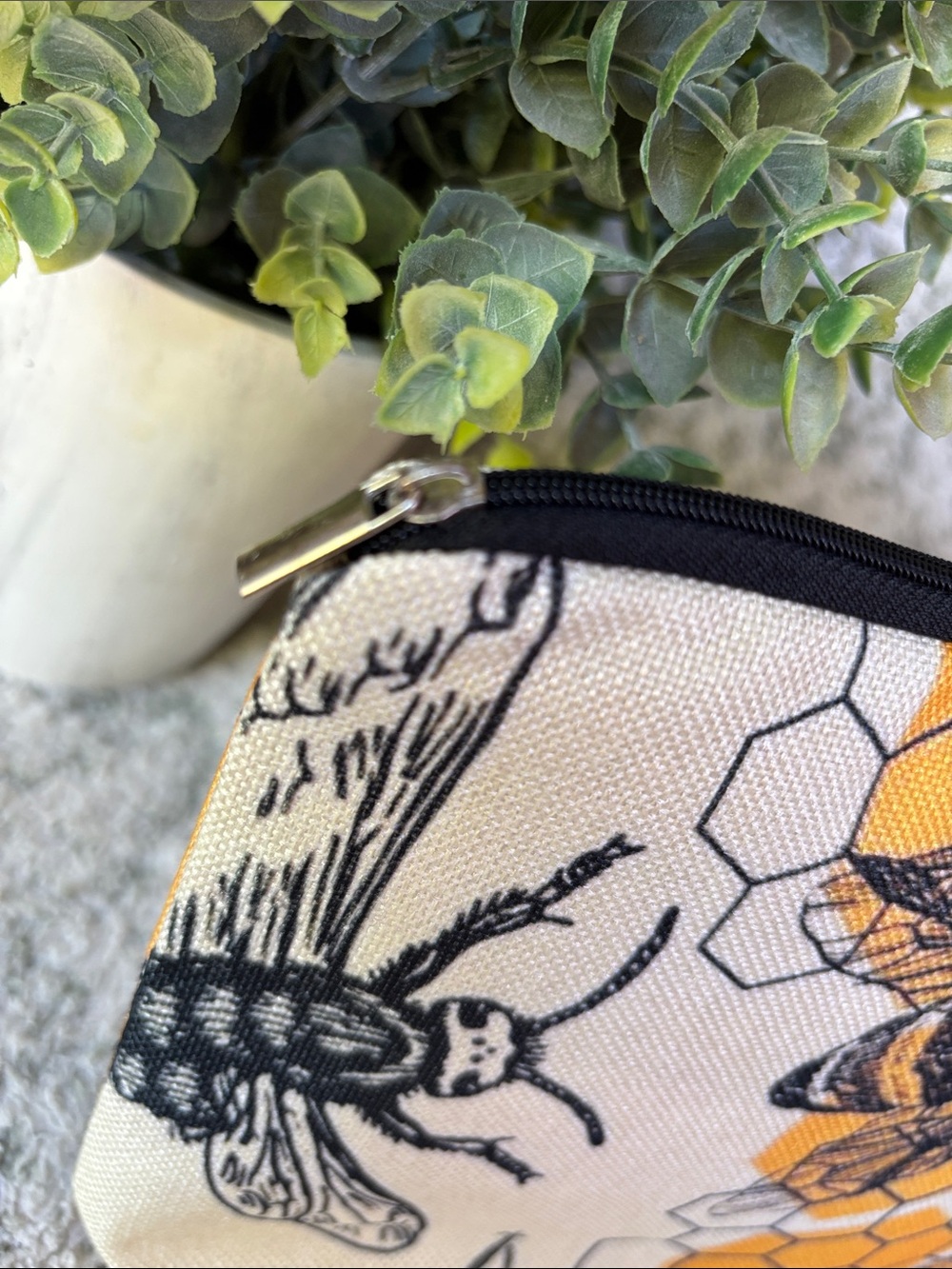 Bee Honeycomb PolyCanvas Cosmetic Bag Pouch Yellow & Black NWT 7x10x2” - Picture 2 of 13